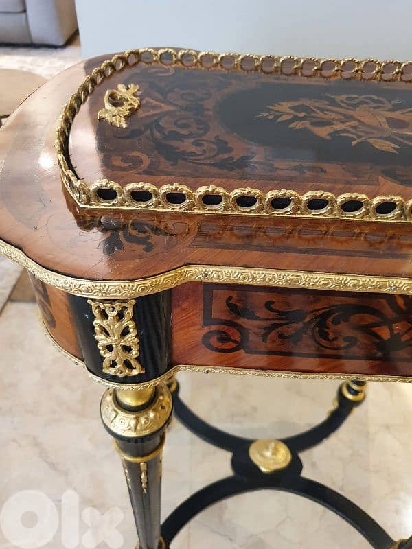 French table/ Jardinière Antique 14
