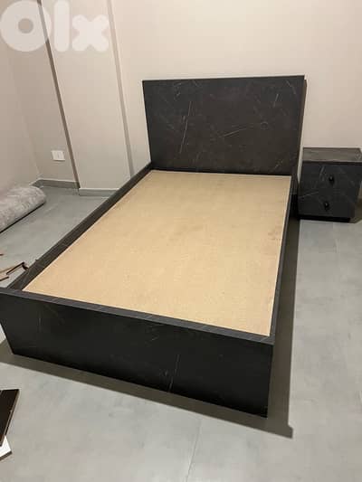 تخت مفرد ونص جديدة من المعمل بافضل الاسعار