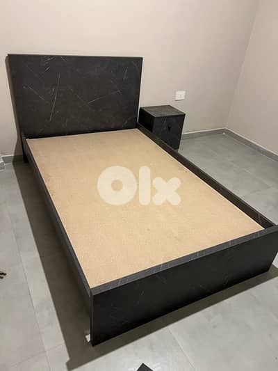 تخت مفرد ونص مع كمود جديدة من المعمل بافضل الاسعار