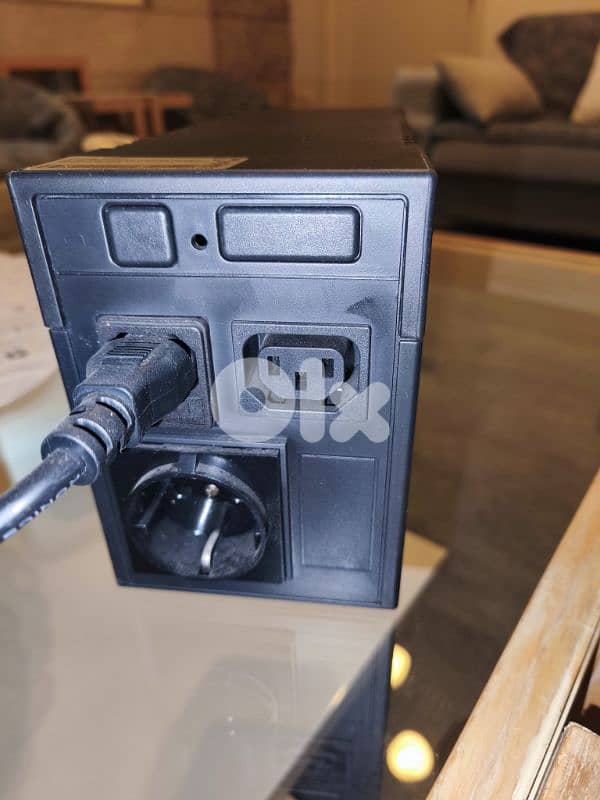 UPS excellent condition 3