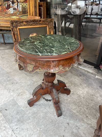 طاولة مبرومة خشب جوز وجه رخام تنزيل برونز ناعم روعة سعر لقطة