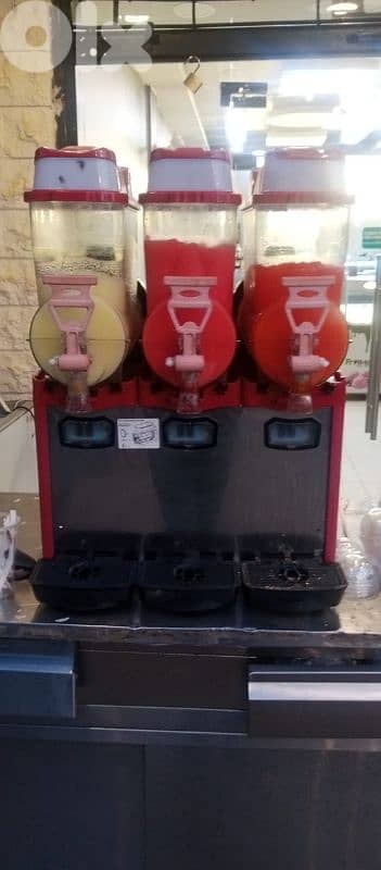 مكنات محل عصير للبيع