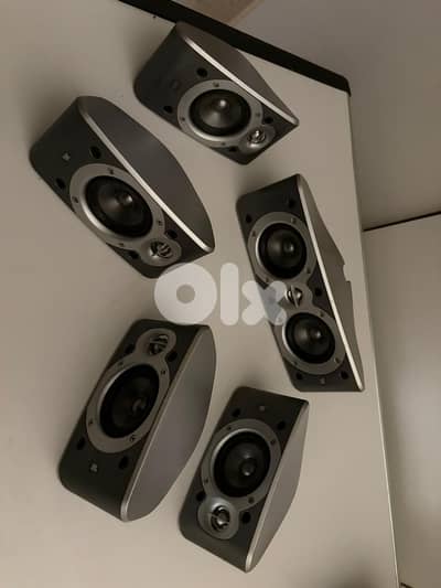 5 JBL SPEAKERS SCS200C