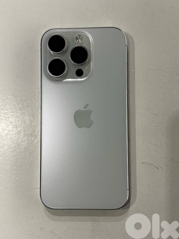 iPhone 15 Pro 256GB Titanium White 1