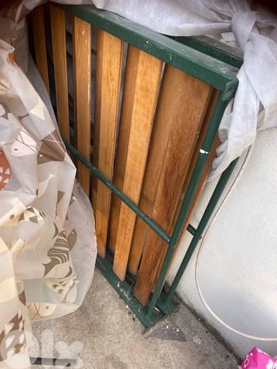 تختين  مفرد فيرفوجيه كتير مرتبين ب ١٠٠$