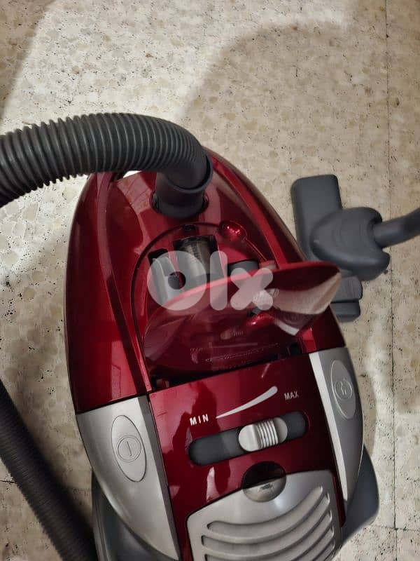 Vacuum cleaner Excellent condition 2