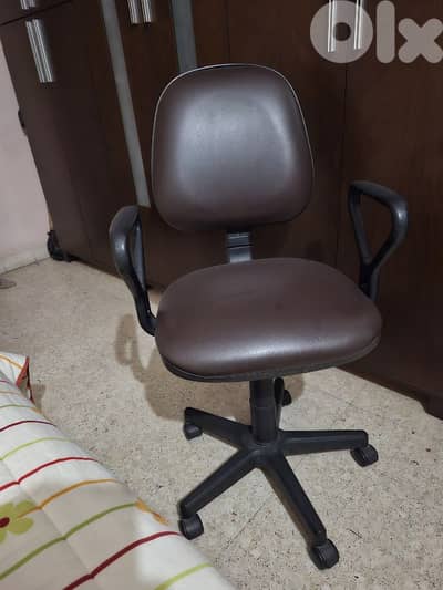 office chair suitable for adults and kids