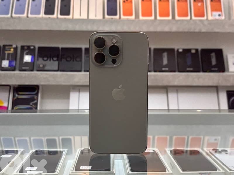 IPhone 15 Pro Max 256Gb super clean small black dot aon screen 1