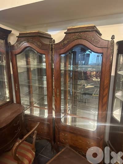 فاترينة كريستال مصري عدد اتنين خشب زان مرصعين نحاس انتيك