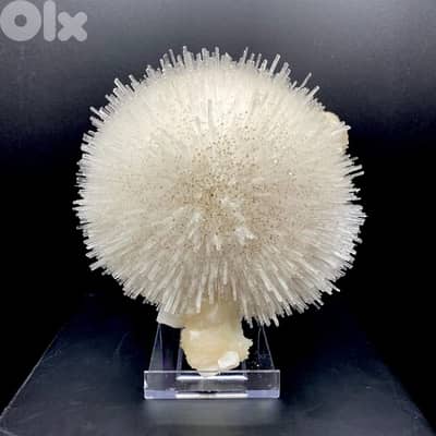 Mesolite precious gemstone