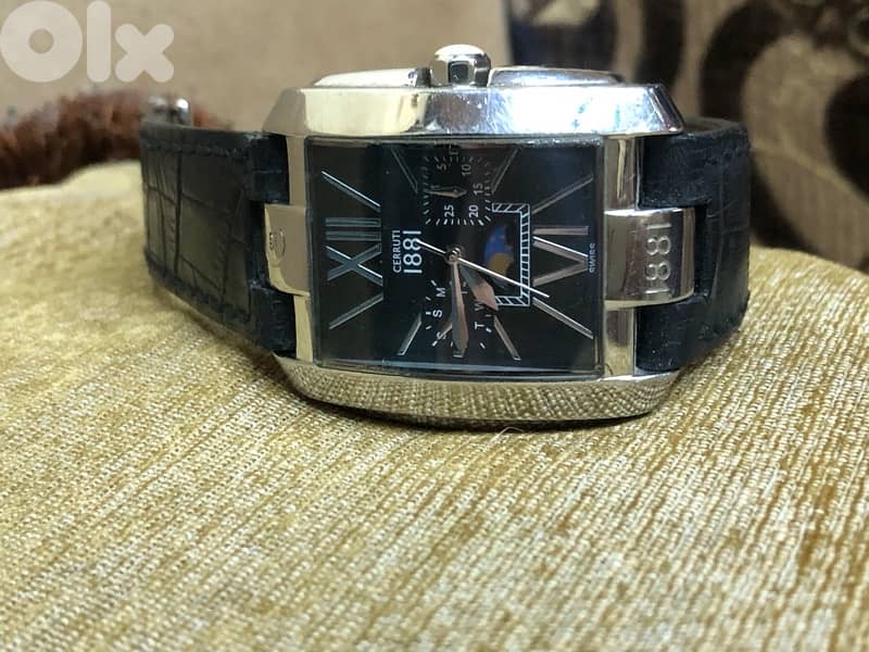 Inside, the day, month, moon, and stars. switzrland swiss made orginal 1