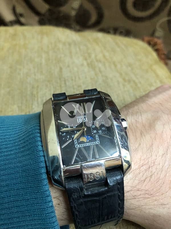 Inside, the day, month, moon, and stars. switzrland swiss made orginal 2