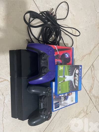 ps4 + 3 games 2 controllers