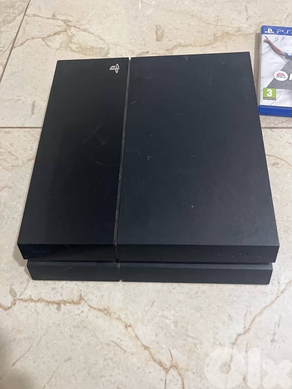 ps4 + 3 games 2 controllers 2