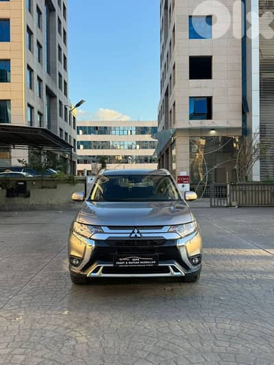 Mitsubishi Outlander 2019 V4 4x4 company source