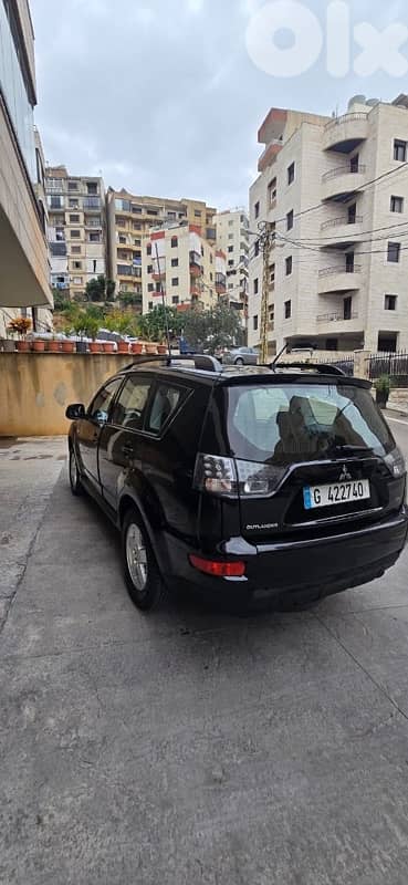 Mitsubishi Outlander 2011