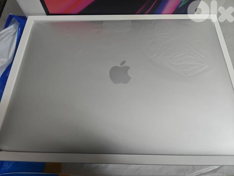 new sealed macbook pro M1 3
