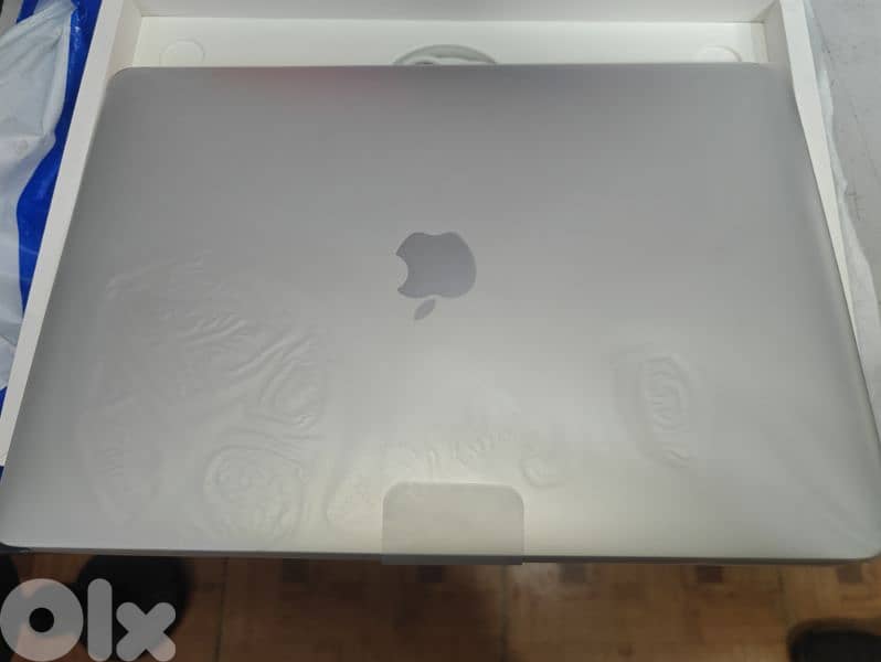 new sealed macbook pro M1 6