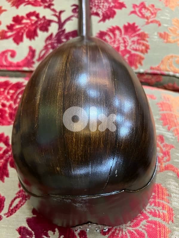 a vintage mandolin 1