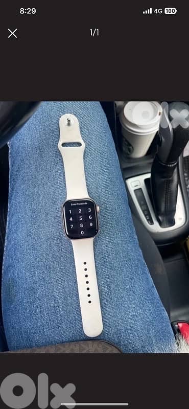 APPLE WATCH LIKE NEW BARELY WORN FROM ISTYLE BOUGHT 6 months ago