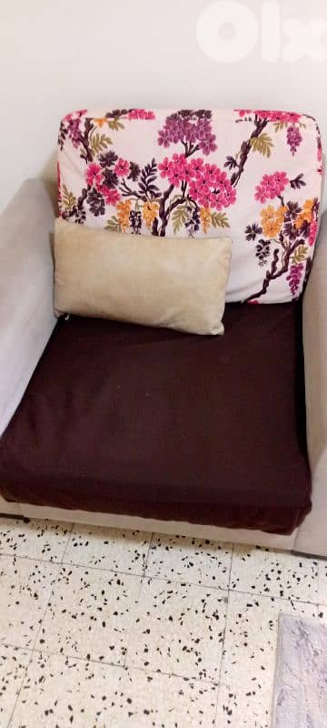 2 big sofas and 2 small sofas and 2 tables 2