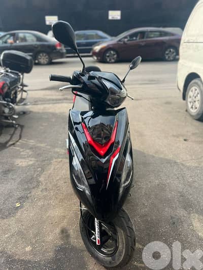 Lindy R / 125 cc / 2025