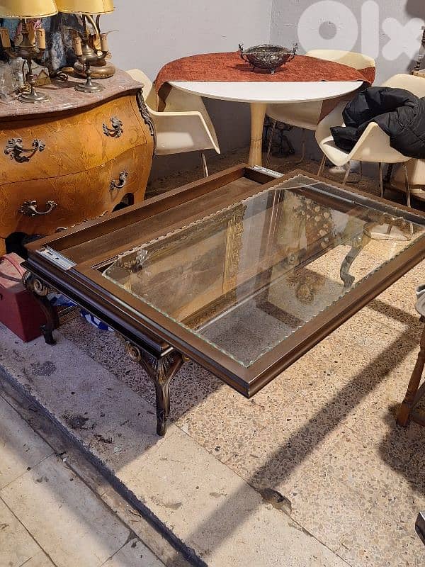 slidable top show coffee table 2