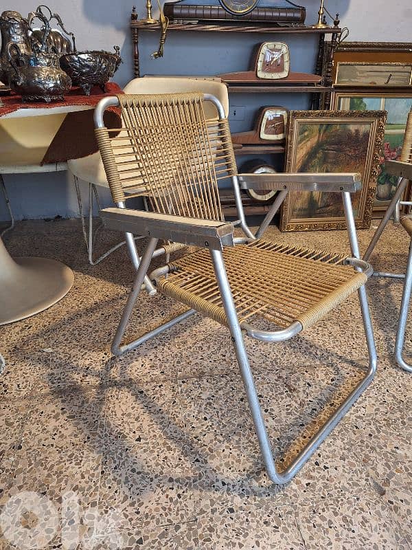 pair of vintage 1970 foldable chairs 1