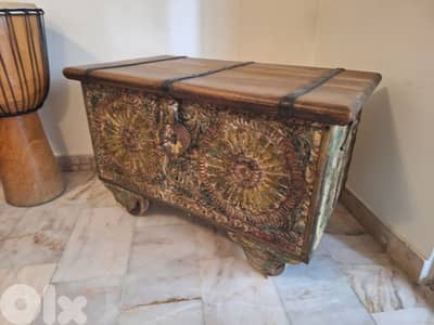 صندوق انتيك خشب قطراني مسيف صافي شغل يدوي رائع جدا