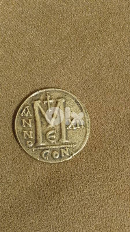 old byzantin coin (527-565). 1