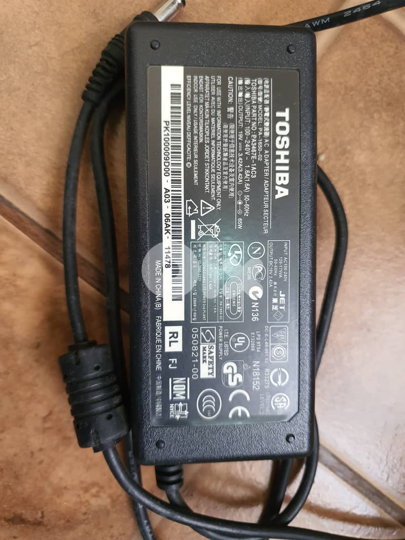 24 Adapter for laptops HP, Toshiba,Sony,. . . 10