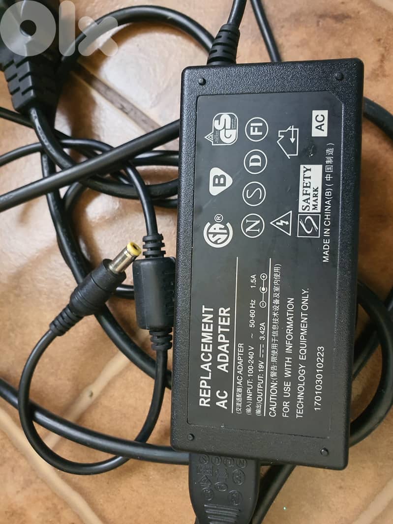 24 Adapter for laptops HP, Toshiba,Sony,. . . 11