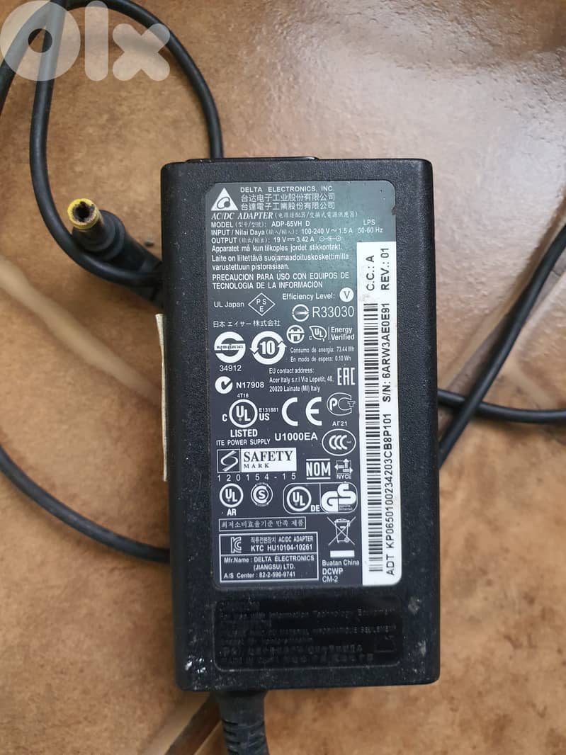 24 Adapter for laptops HP, Toshiba,Sony,. . . 12