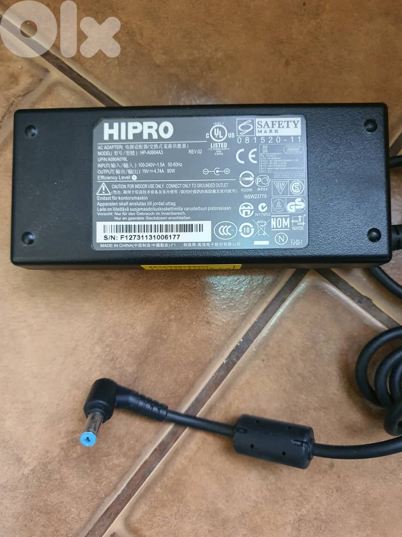 24 Adapter for laptops HP, Toshiba,Sony,. . . 15