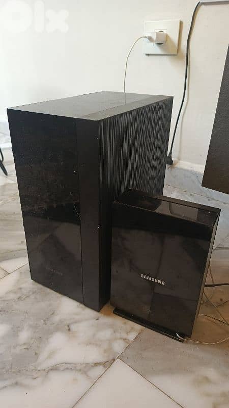 Samsung surround system 2