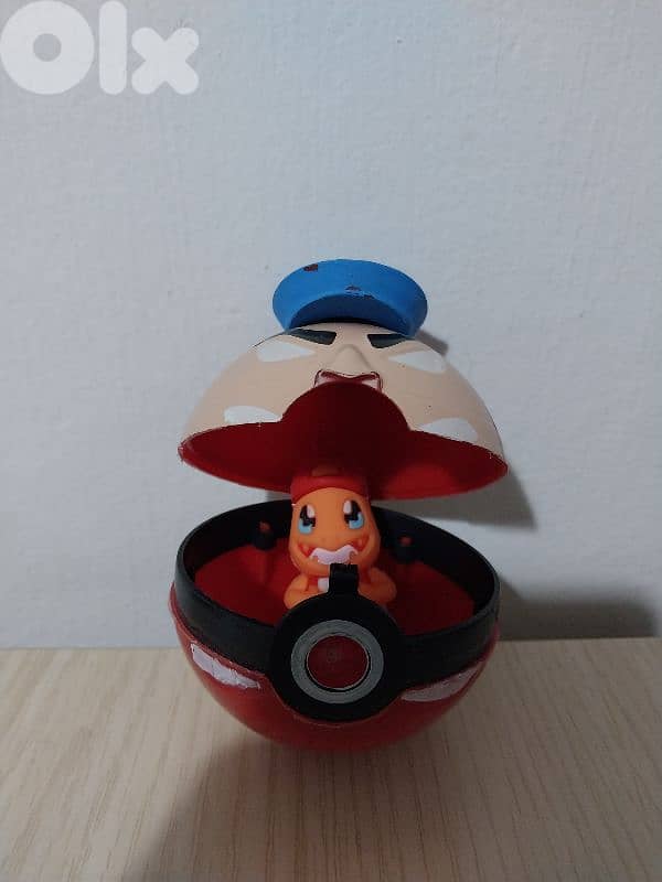 Pokeball and 2 pokemon 1