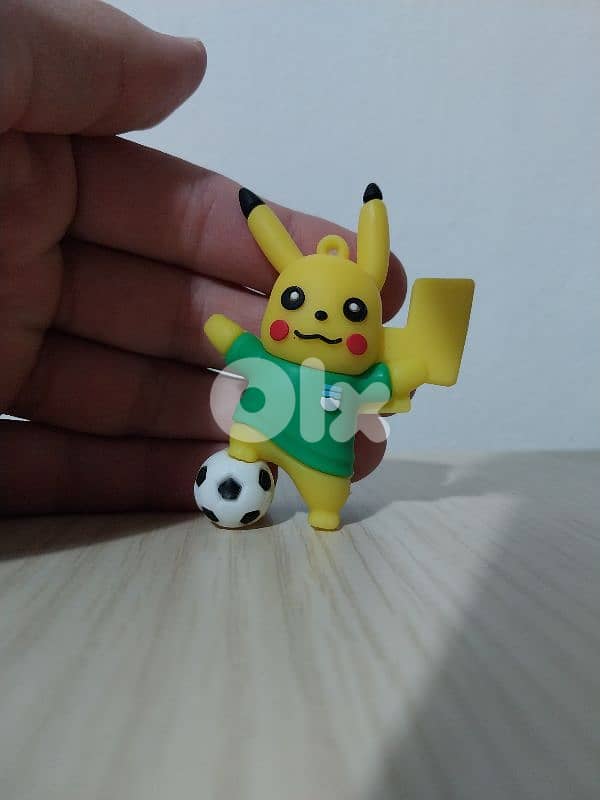 Pokeball and 2 pokemon 2