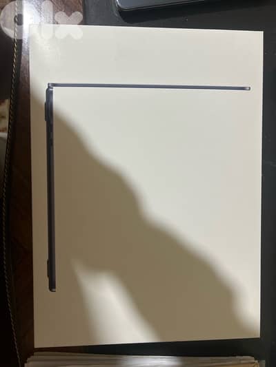 Apple macbook air m3 16gb 256 1 cc 11 months warranty