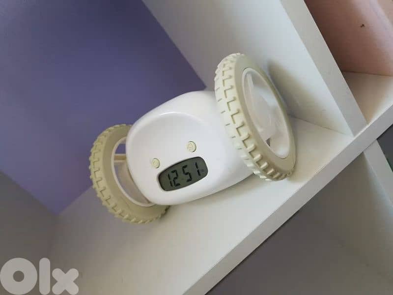 Meet CLOCKY – The Alarm That Runs Away! 7