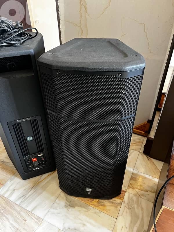 2 jbl speakers 15” 1500w prx635 2