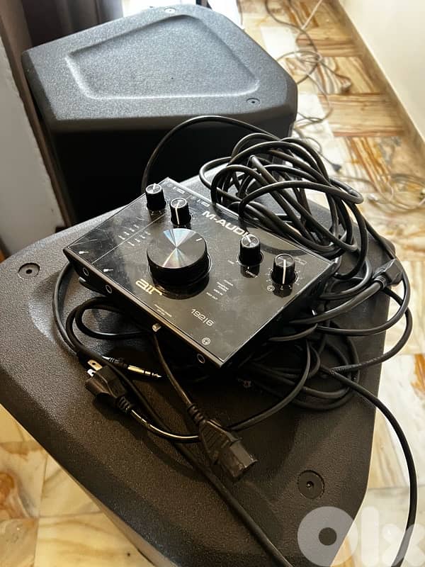 2 jbl speakers 15” 1500w prx635 5