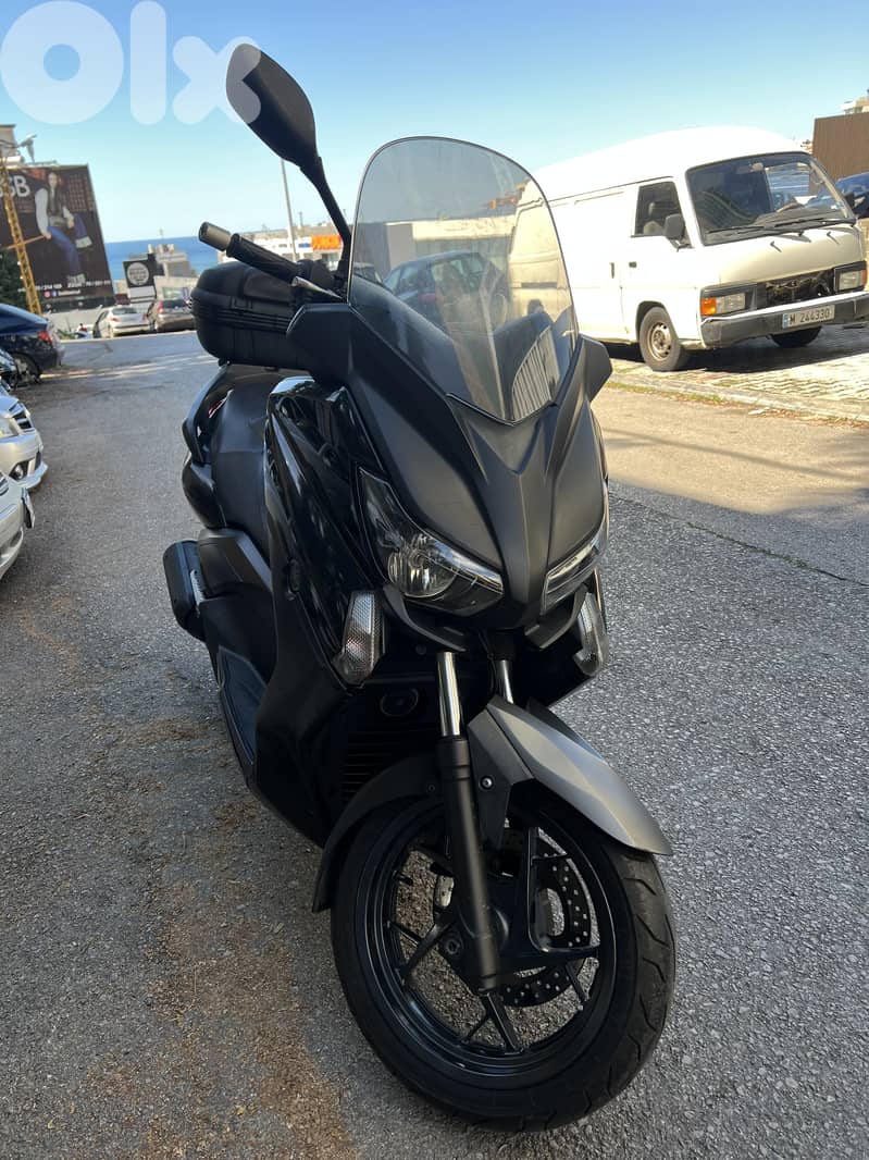 Xmax yamaha70975456 2