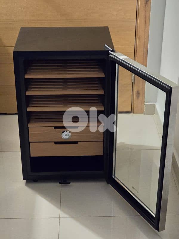 Electrical Cigar Humidor 1