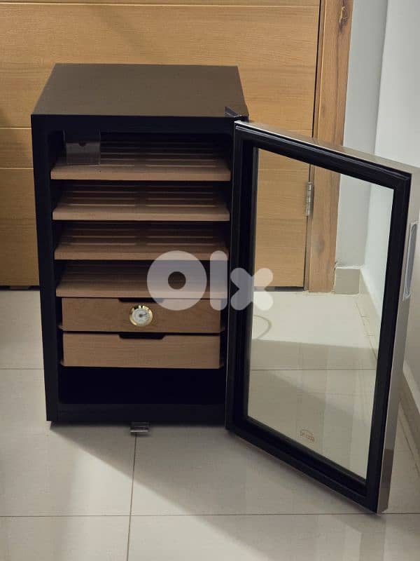 Electrical Cigar Humidor 1