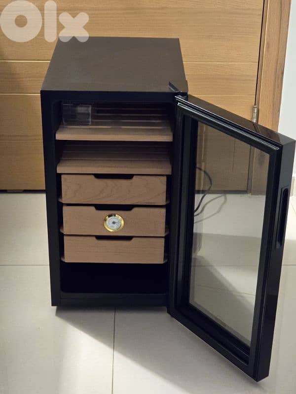 Electrical Cigar Humidor 1