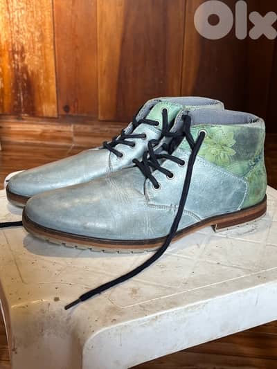 Sacha Men’s Floral Leather Boots (EU 43 / US 10) - Unique Two-Tone