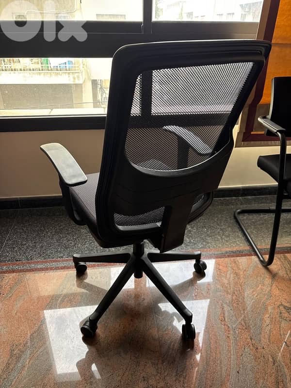 Office Desk Chair 1