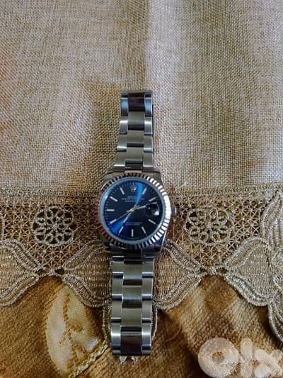 ساعة للبيع ماركة ROLEX شبه جديد السعر 100$