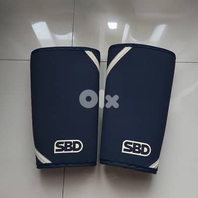 SBD Defy knee sleeves