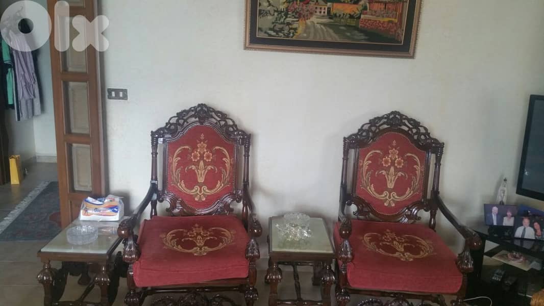 Full Salon / Living Room 3